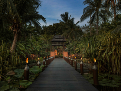 Anantara Bophut entrance 400*300